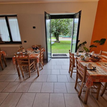 B&B Zia Vivina Sorico Bagian luar foto
