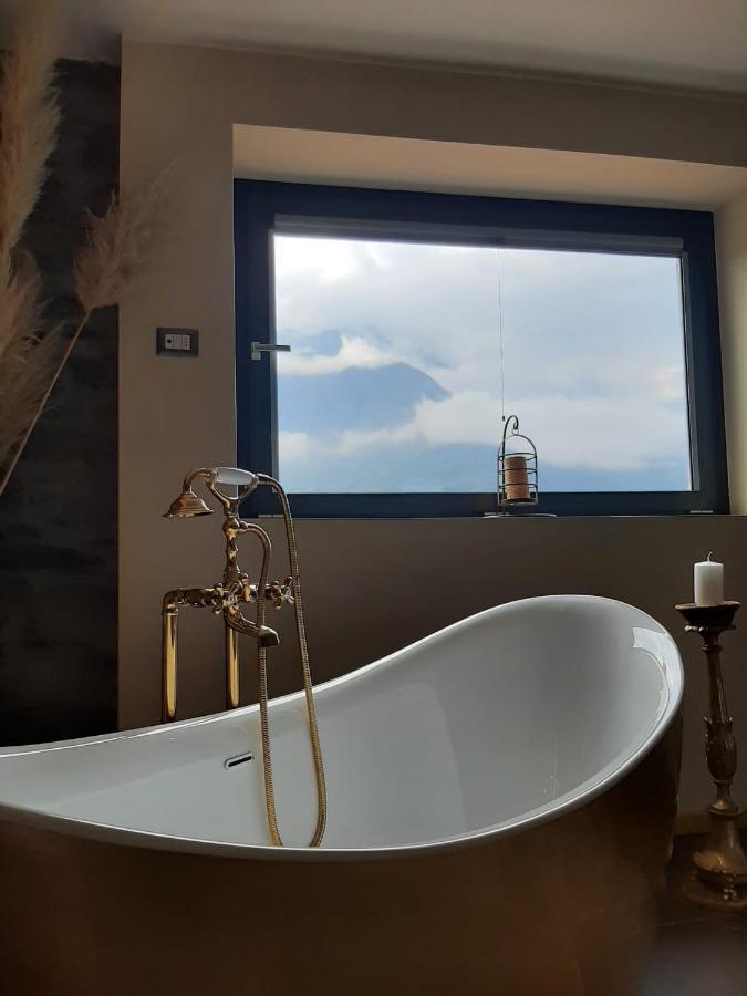 B&B Zia Vivina Sorico Bagian luar foto