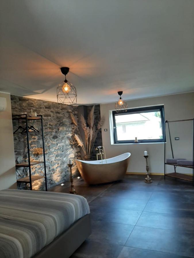 B&B Zia Vivina Sorico Bagian luar foto