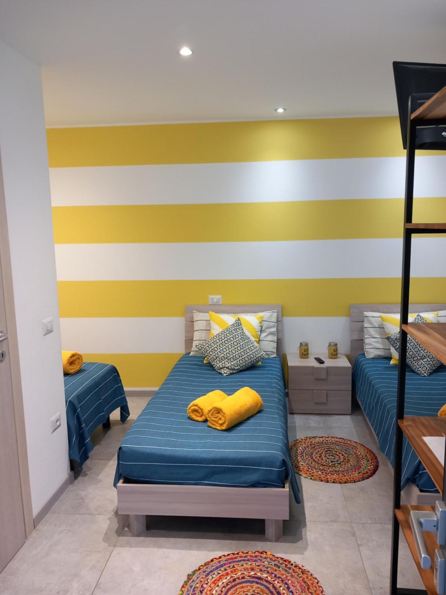 B&B Zia Vivina Sorico Bagian luar foto