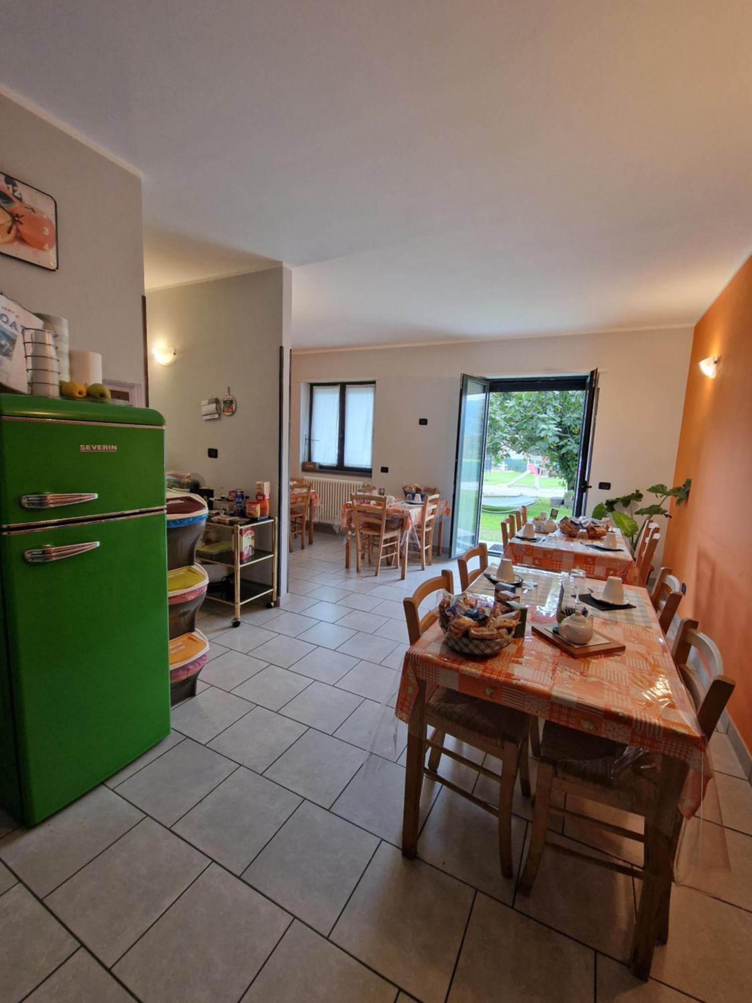 B&B Zia Vivina Sorico Bagian luar foto