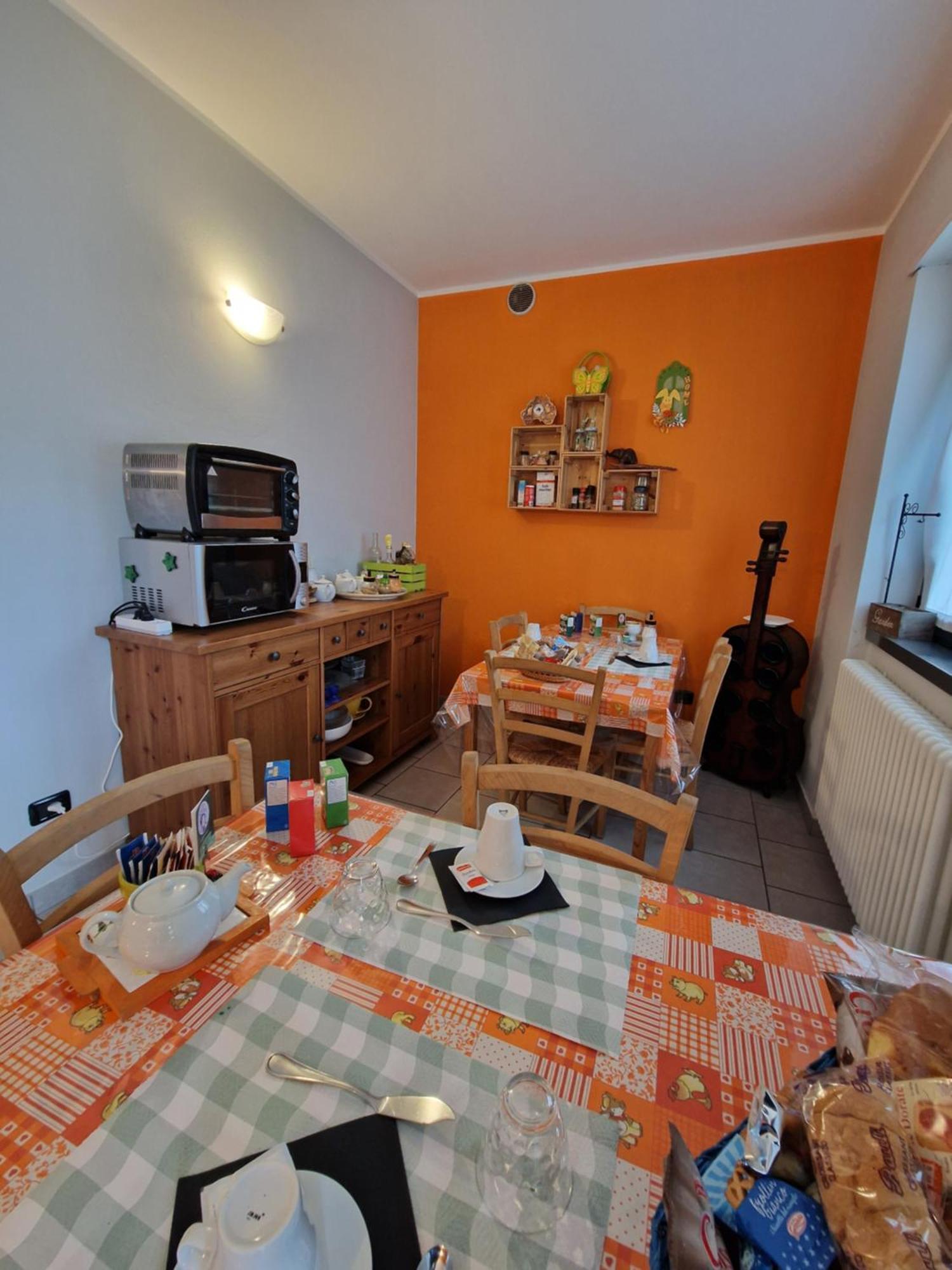 B&B Zia Vivina Sorico Bagian luar foto