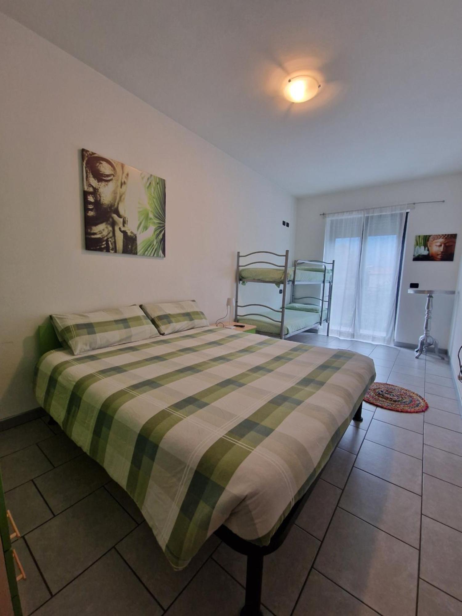 B&B Zia Vivina Sorico Bagian luar foto